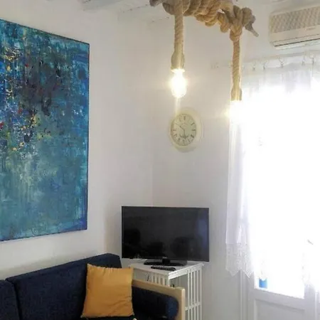 Holiday home Mykonos Chora Near The Iconic Windmills *